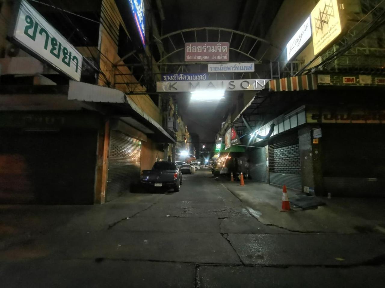 Castle Black Bangkok Exterior foto
